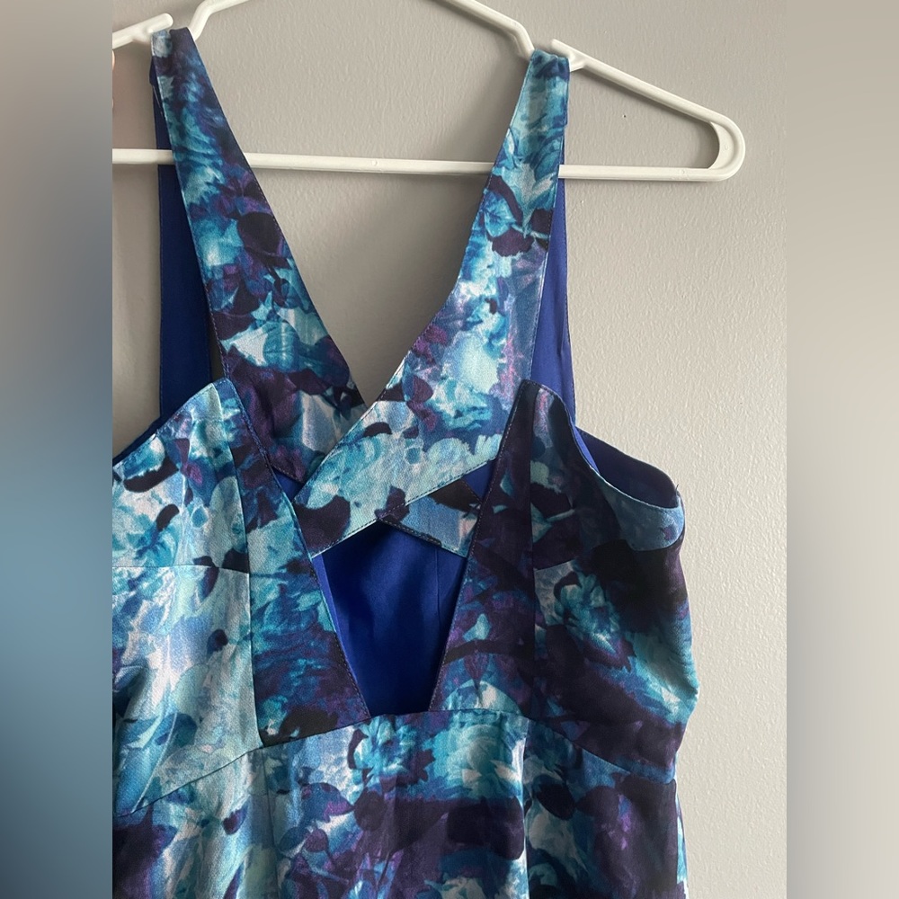 LAST CHANCE Urban Outfitters abstract print cut-out dress size 0 - Picture 9 of 9